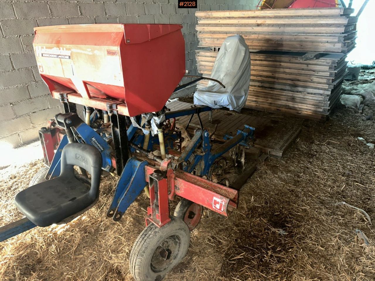 Row crop cleaner Hatzenbichler with fertilizer - ציוד עיבוד קרקע: תמונה 1 Row crop cleaner Hatzenbichler with fertilizer - ציוד עיבוד קרקע: תמונה 1