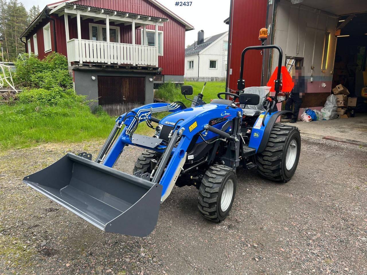 SOLIS 26 Tractor with bucket - טרקטור חקלאי: תמונה 2 SOLIS 26 Tractor with bucket - טרקטור חקלאי: תמונה 2