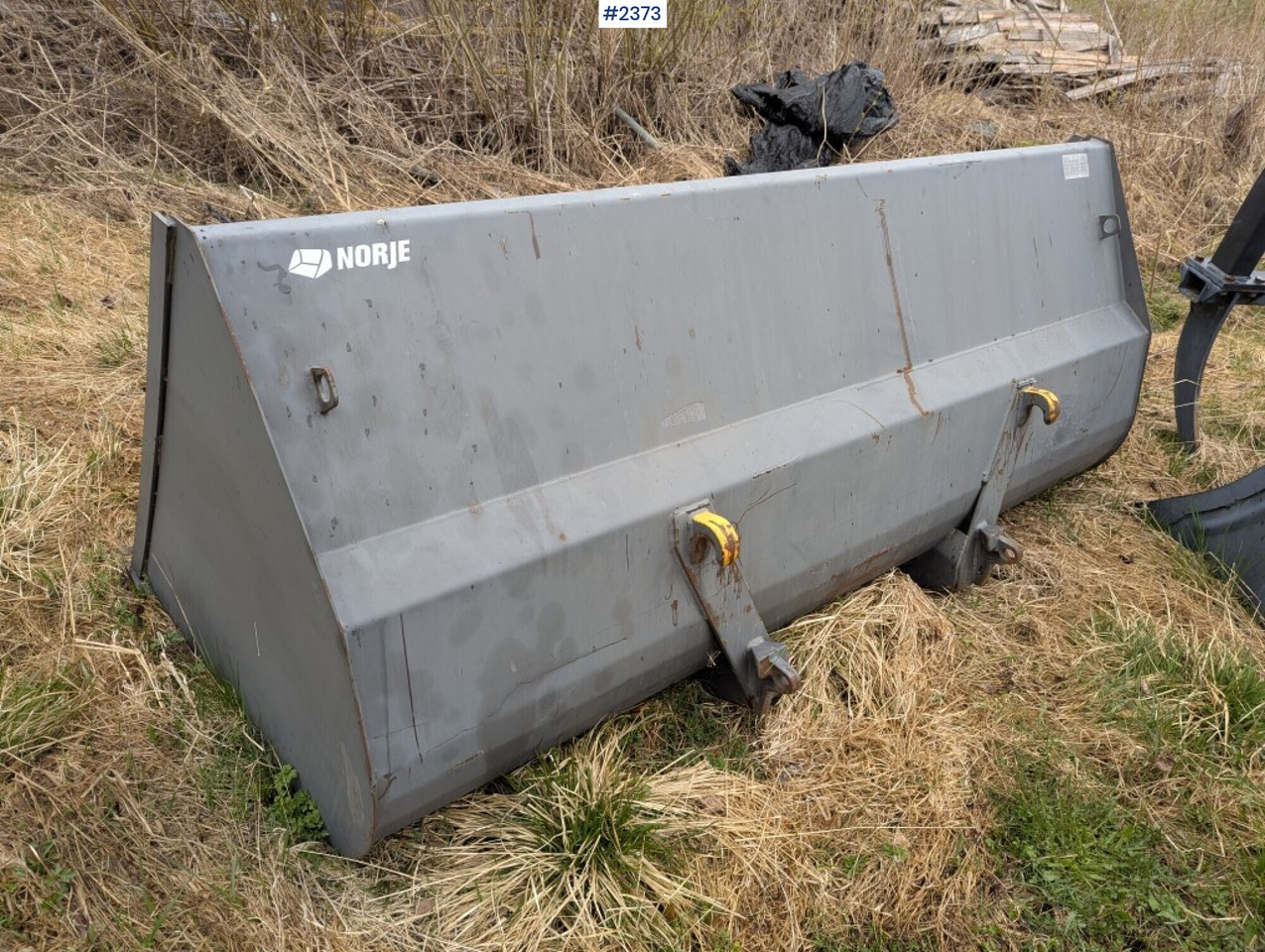 Universal bucket Norje Euro mount (unused) - דלי מעמיס עבור מכונת בנייה: תמונה 3 Universal bucket Norje Euro mount (unused) - דלי מעמיס עבור מכונת בנייה: תמונה 3