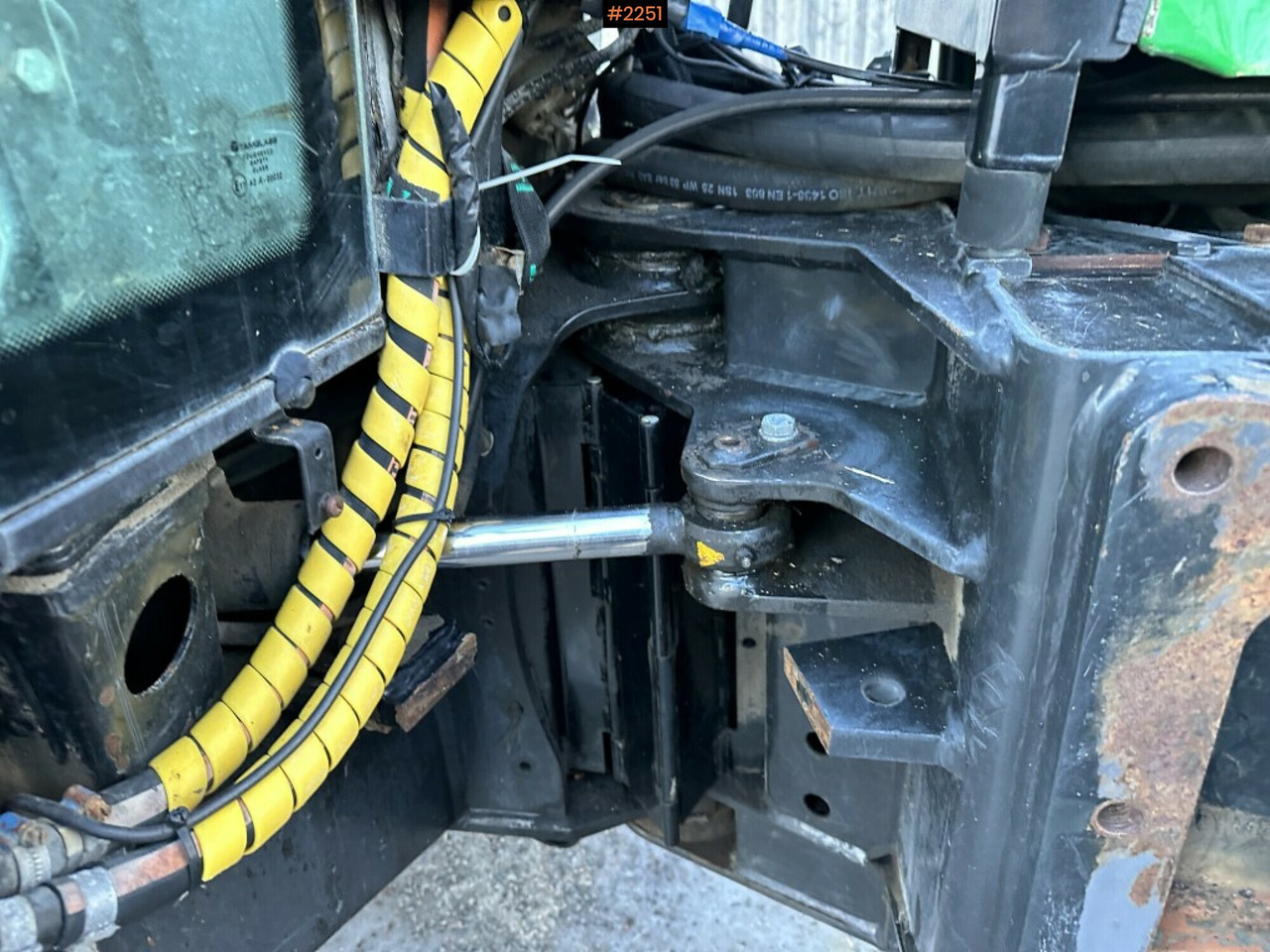 טרקטור חקלאי Valtra X110 waiststeering tractor with twintrac: תמונה 19