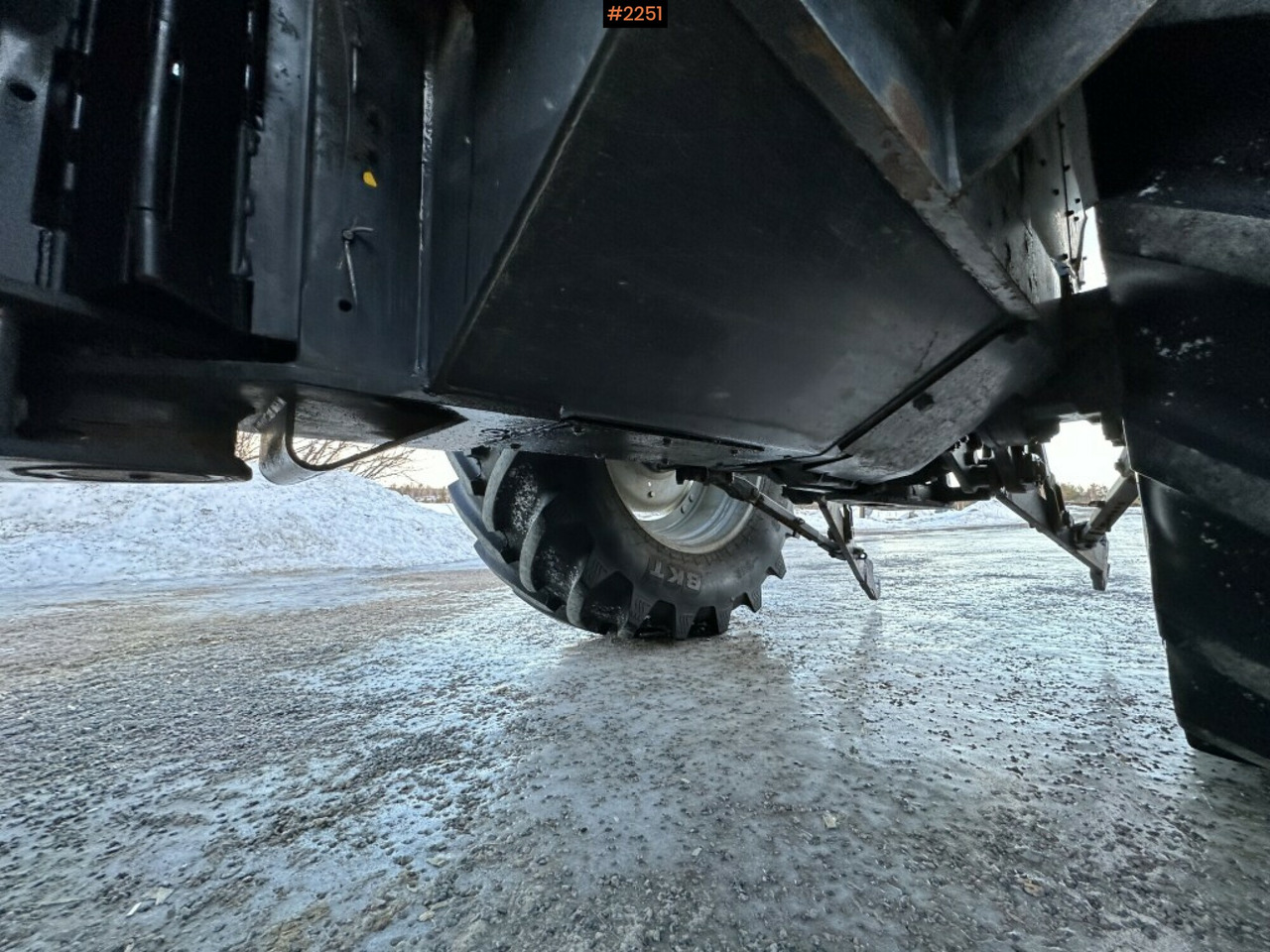 טרקטור חקלאי Valtra X110 waiststeering tractor with twintrac: תמונה 16