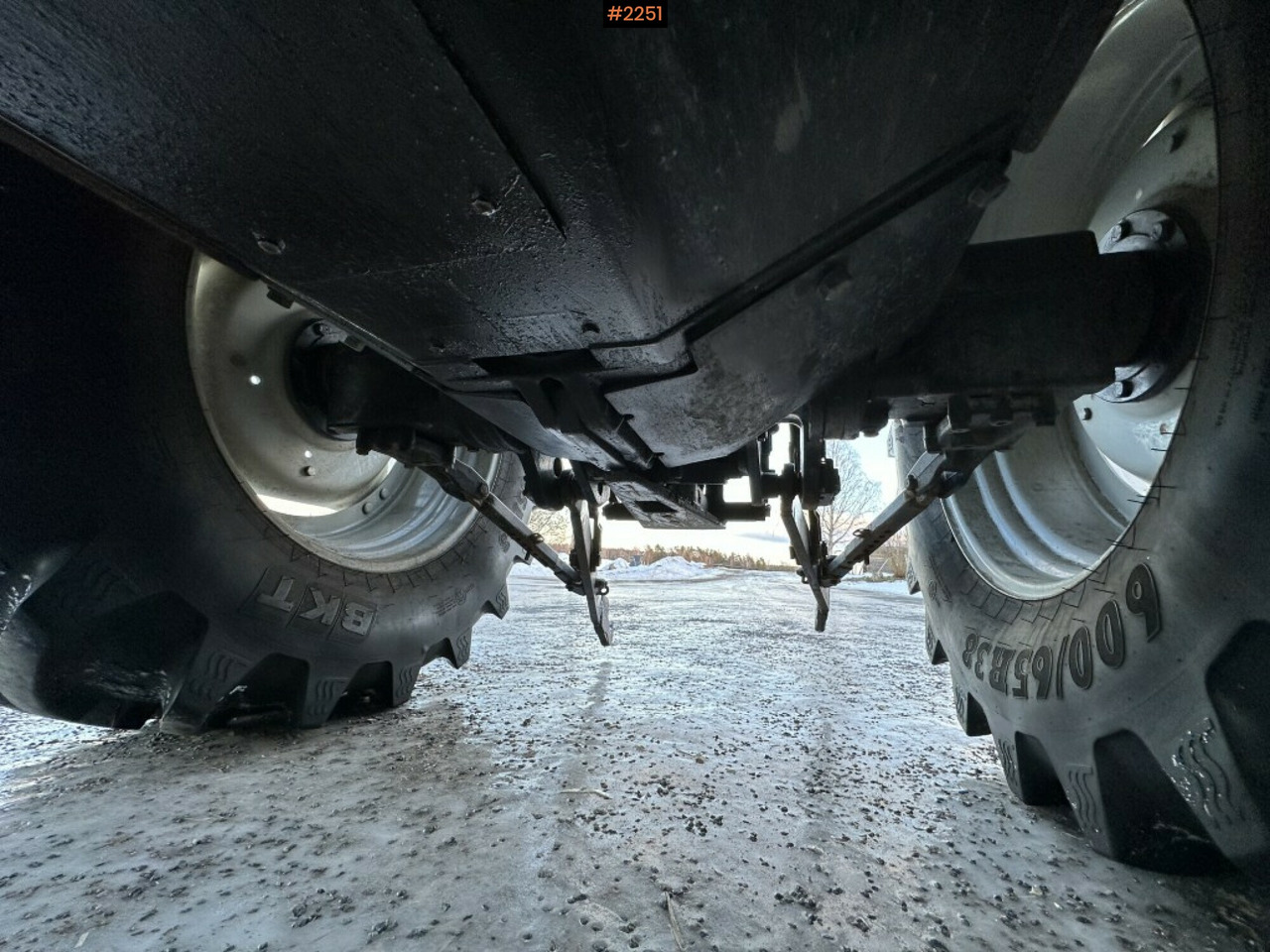 טרקטור חקלאי Valtra X110 waiststeering tractor with twintrac: תמונה 15