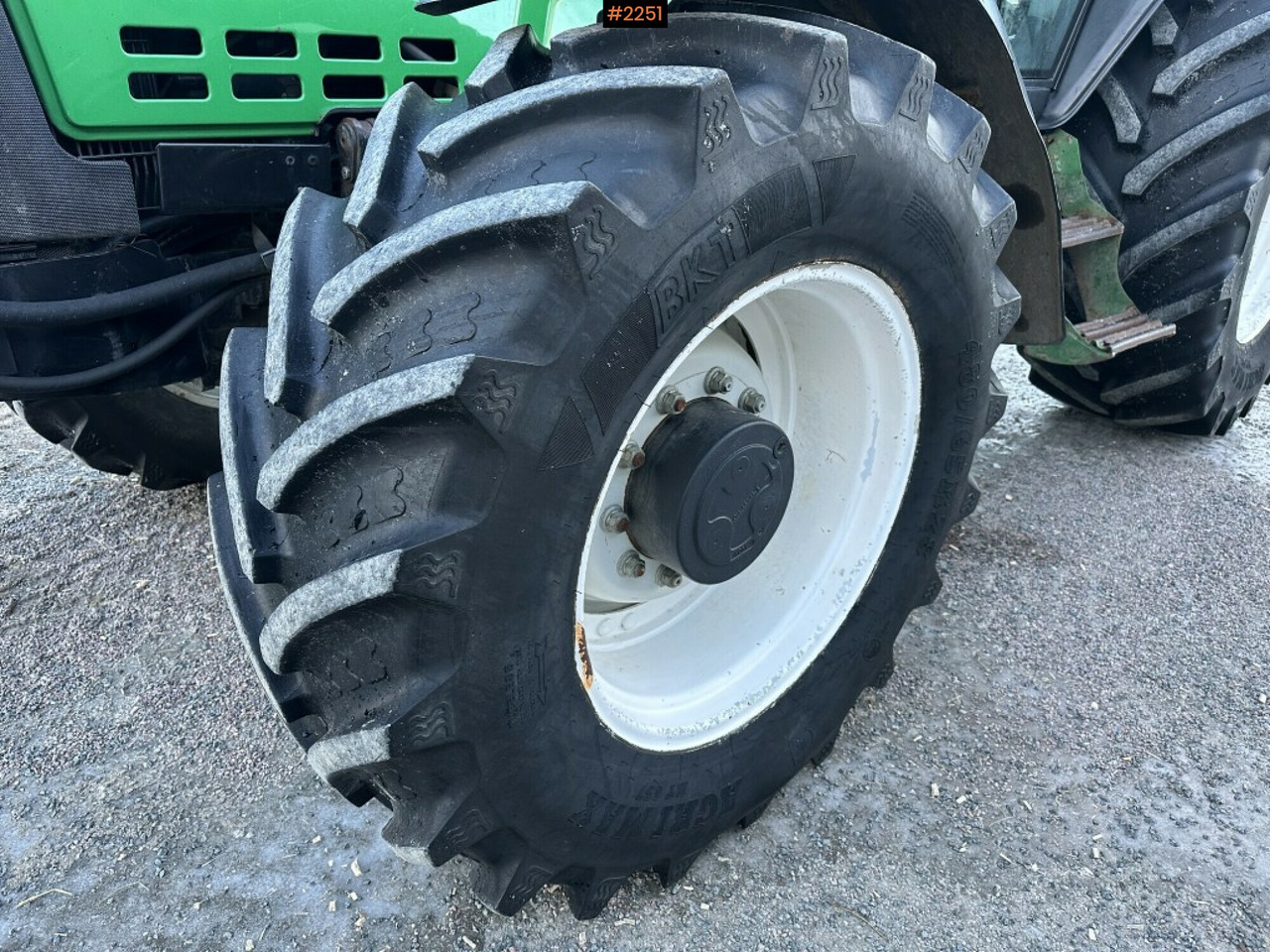 טרקטור חקלאי Valtra X110 waiststeering tractor with twintrac: תמונה 9