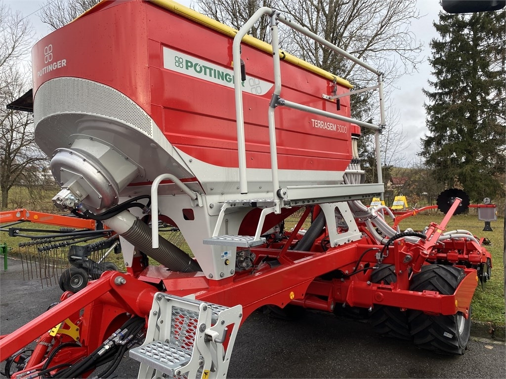 Pöttinger Terrasem 3000 D - מקדחת זריעה משולבת: תמונה 1 Pöttinger Terrasem 3000 D - מקדחת זריעה משולבת: תמונה 1