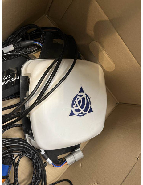 Trimble GFX 1060 GPS SET ACTIEPRIJS - מערכת ניווט עבור מכונה חקלאית: תמונה 2 Trimble GFX 1060 GPS SET ACTIEPRIJS - מערכת ניווט עבור מכונה חקלאית: תמונה 2