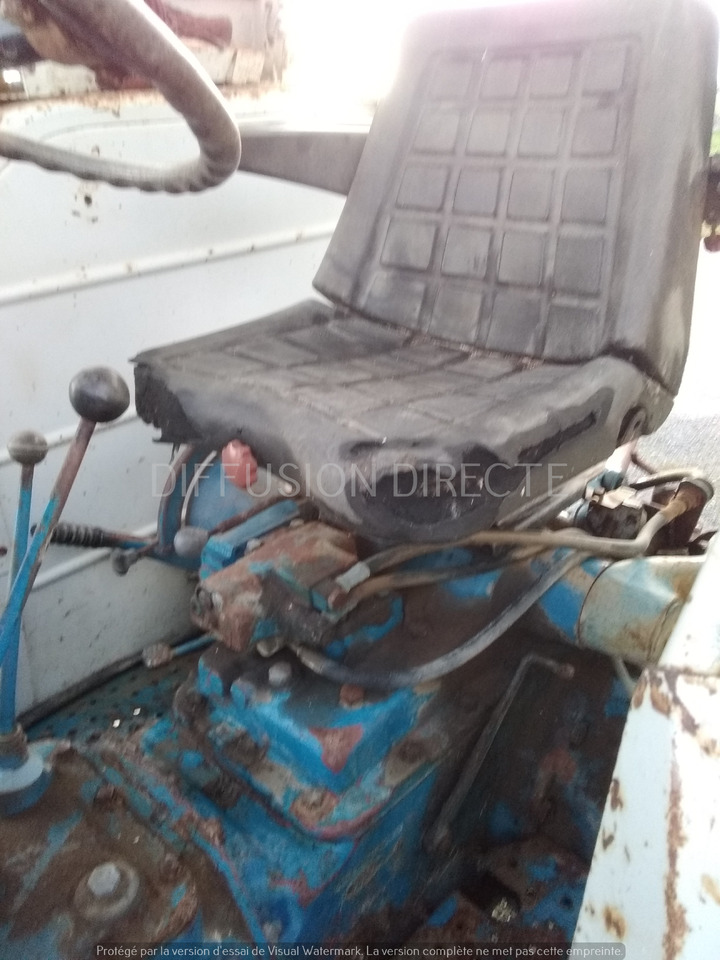 FORD TRACTEUR AGRICOLE 5000 SUPER MAJOR - טרקטור חקלאי: תמונה 5 FORD TRACTEUR AGRICOLE 5000 SUPER MAJOR - טרקטור חקלאי: תמונה 5