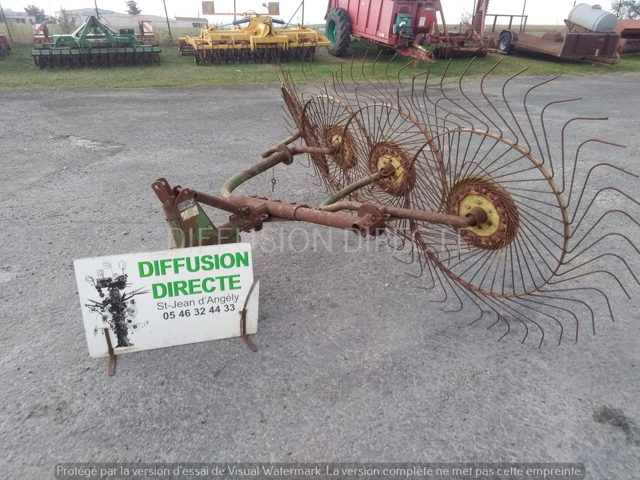 JOHN DEERE ANDAINEUR P 140 - גורף/ מגרפה: תמונה 1 JOHN DEERE ANDAINEUR P 140 - גורף/ מגרפה: תמונה 1