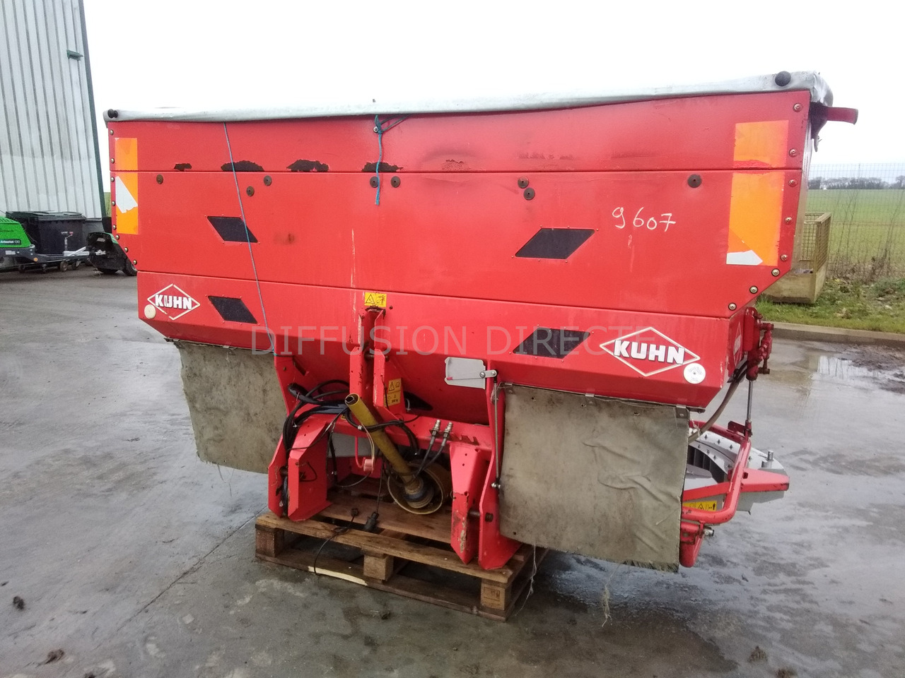 KUHN DISTRIBUTEUR D'ENGRAIS MDS 1141 - מפזרת דשן: תמונה 2 KUHN DISTRIBUTEUR D'ENGRAIS MDS 1141 - מפזרת דשן: תמונה 2