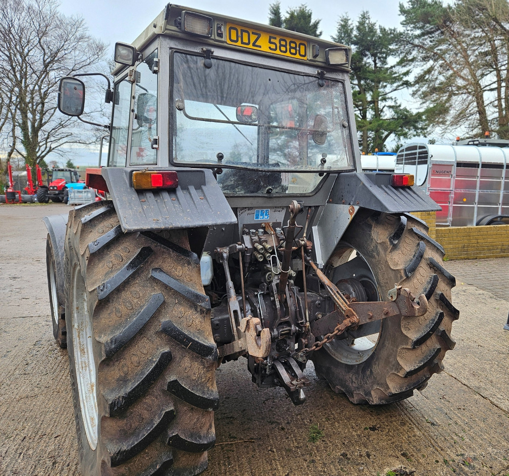 1993 MF 390T 4wd tractor, good off farm condition - טרקטור חקלאי: תמונה 3 1993 MF 390T 4wd tractor, good off farm condition - טרקטור חקלאי: תמונה 3
