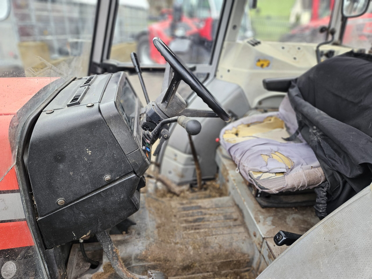 טרקטור חקלאי 1993 MF 390T 4wd tractor, good off farm condition: תמונה 6 טרקטור חקלאי 1993 MF 390T 4wd tractor, good off farm condition: תמונה 6