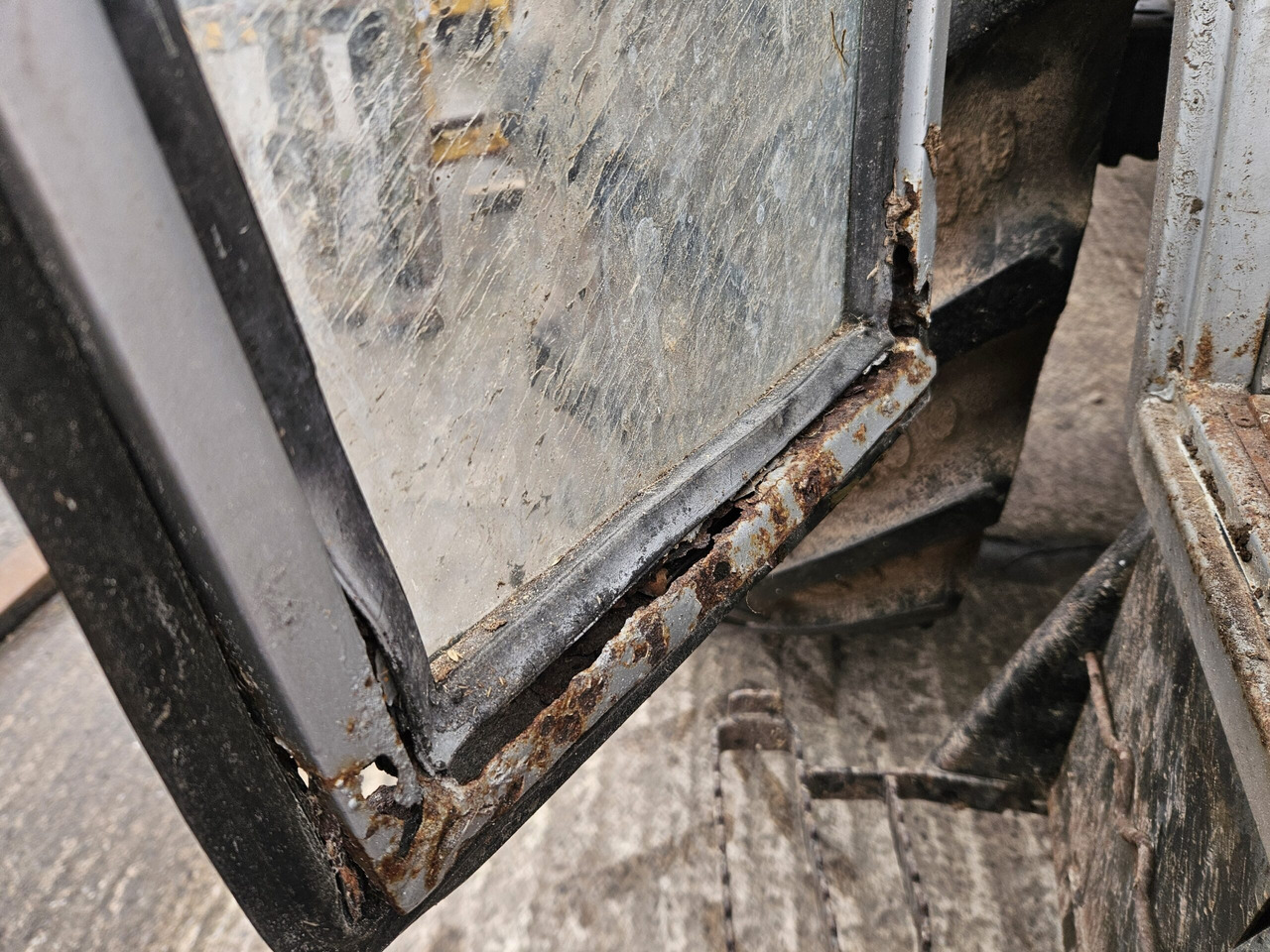 טרקטור חקלאי 1993 MF 390T 4wd tractor, good off farm condition: תמונה 11 טרקטור חקלאי 1993 MF 390T 4wd tractor, good off farm condition: תמונה 11