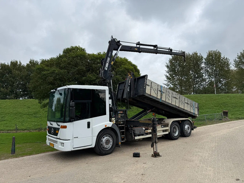 Mercedes-Benz Econic Hiab 220 Hooklift 6x2 - משאית מנוף: תמונה 1 Mercedes-Benz Econic Hiab 220 Hooklift 6x2 - משאית מנוף: תמונה 1