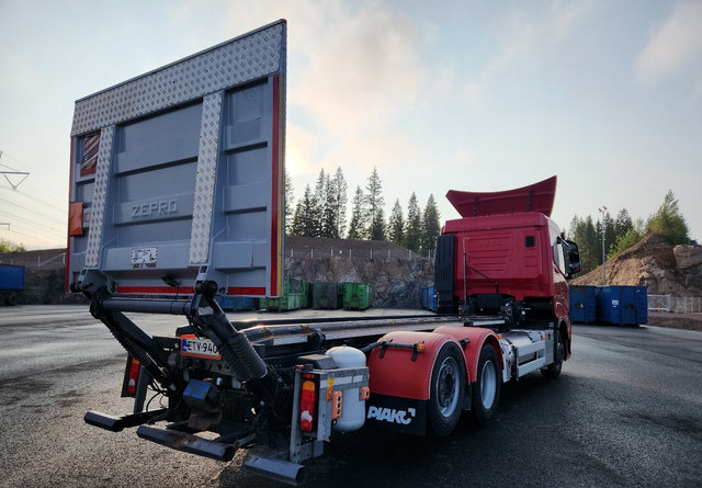 Iveco S-Way 6x2 LNG / LBG - משאית עם שלדת תא: תמונה 4 Iveco S-Way 6x2 LNG / LBG - משאית עם שלדת תא: תמונה 4
