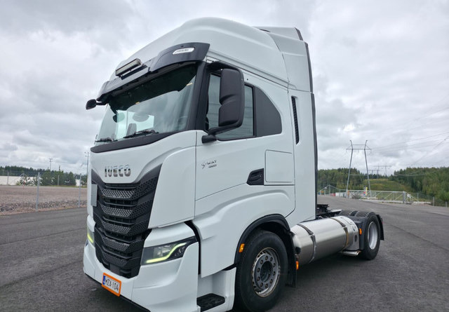 IvecoS-Way 460 4x2 LNG / LBG - יחידת טרקטור: תמונה 1 IvecoS-Way 460 4x2 LNG / LBG - יחידת טרקטור: תמונה 1