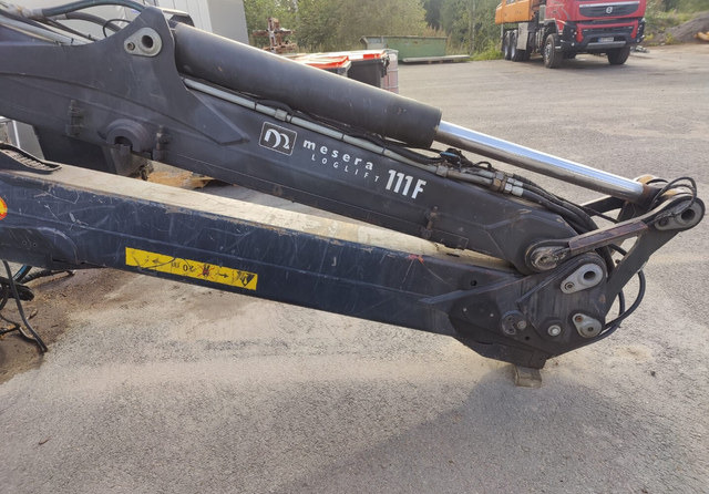 LogliftMesera / Loglift F111FT Sähköohjattu - עגורן מעמיס: תמונה 5 LogliftMesera / Loglift F111FT Sähköohjattu - עגורן מעמיס: תמונה 5