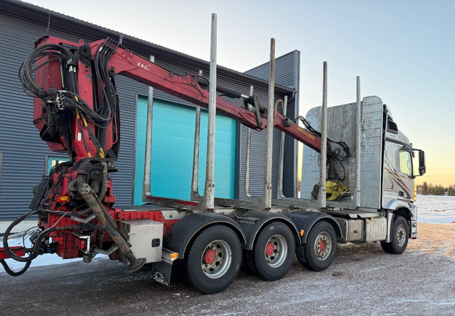 Mercedes-BenzArocs 8x4 Nosturilla! - משאית עץ, משאית מנוף: תמונה 5 Mercedes-BenzArocs 8x4 Nosturilla! - משאית עץ, משאית מנוף: תמונה 5