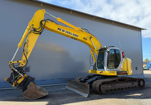 New HollandE235SR - מחפר סורק: תמונה 1 New HollandE235SR - מחפר סורק: תמונה 1