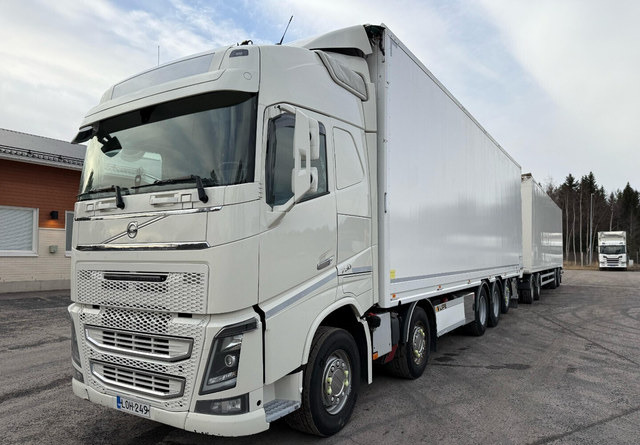 Volvo FH16 - משאית תיבה: תמונה 1 Volvo FH16 - משאית תיבה: תמונה 1