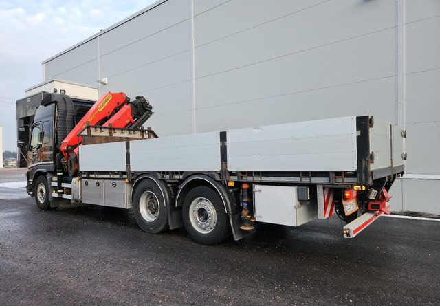 Volvo FMX - משאית צד נופל/ שטוחה, משאית מנוף: תמונה 3 Volvo FMX - משאית צד נופל/ שטוחה, משאית מנוף: תמונה 3