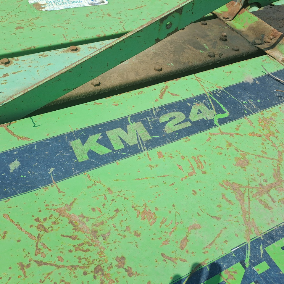 FALCIATRICE DEUTZ-FAHR KM 24 - מכסחה: תמונה 2 FALCIATRICE DEUTZ-FAHR KM 24 - מכסחה: תמונה 2