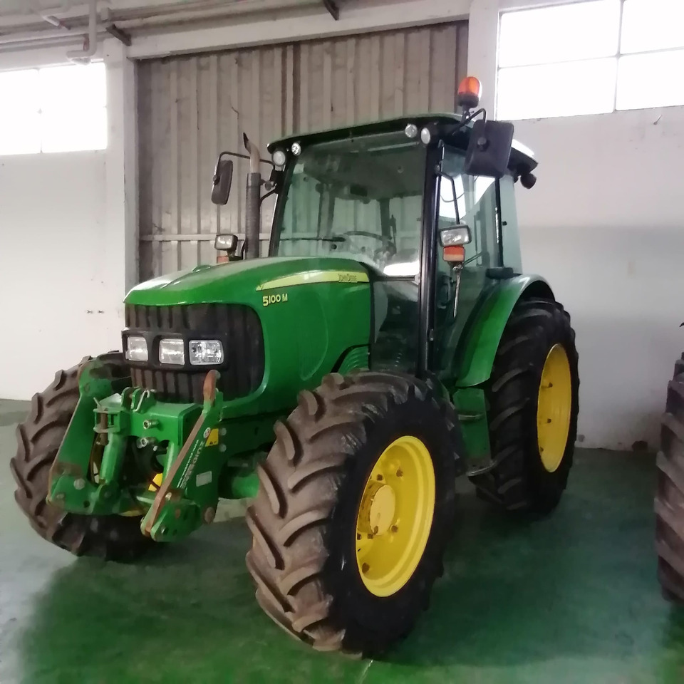 JOHN DEERE 5070 M - טרקטור חקלאי: תמונה 1 JOHN DEERE 5070 M - טרקטור חקלאי: תמונה 1