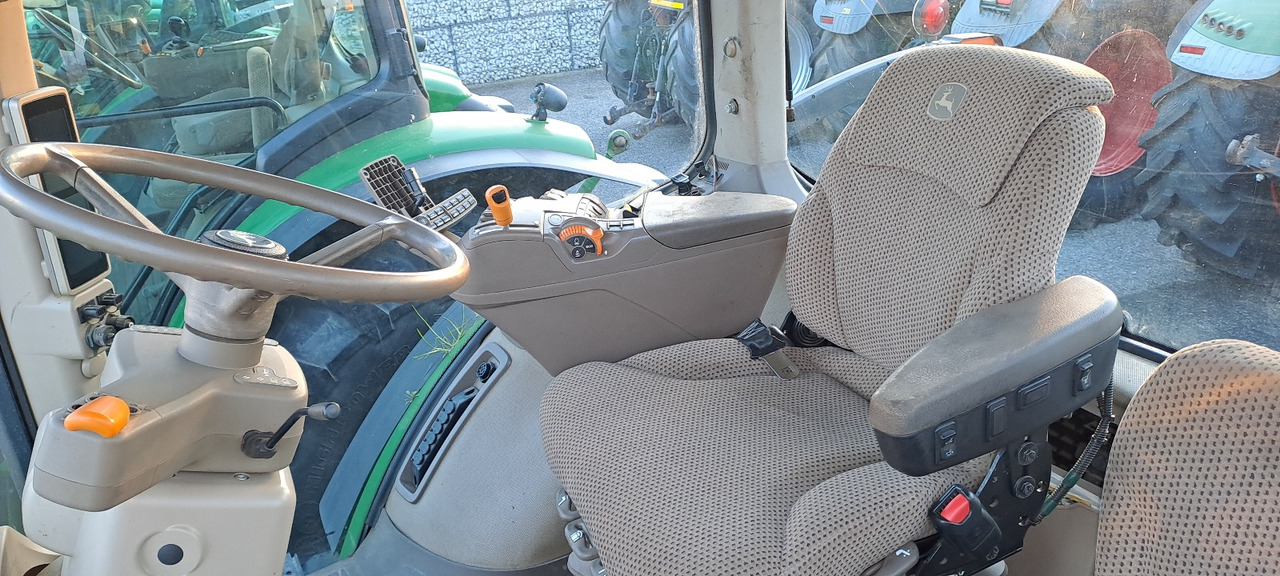 JOHN DEERE 7230R - ASTA AGRIBERTOCCHI - טרקטור חקלאי: תמונה 4 JOHN DEERE 7230R - ASTA AGRIBERTOCCHI - טרקטור חקלאי: תמונה 4