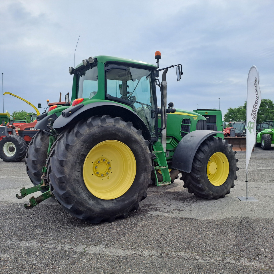 JOHN DEERE 7530 PREMIUM - טרקטור חקלאי: תמונה 2 JOHN DEERE 7530 PREMIUM - טרקטור חקלאי: תמונה 2