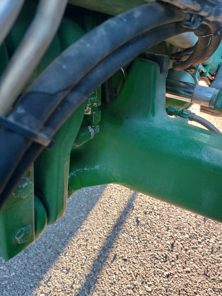 JOHN DEEREE 6210R - טרקטור חקלאי: תמונה 3 JOHN DEEREE 6210R - טרקטור חקלאי: תמונה 3