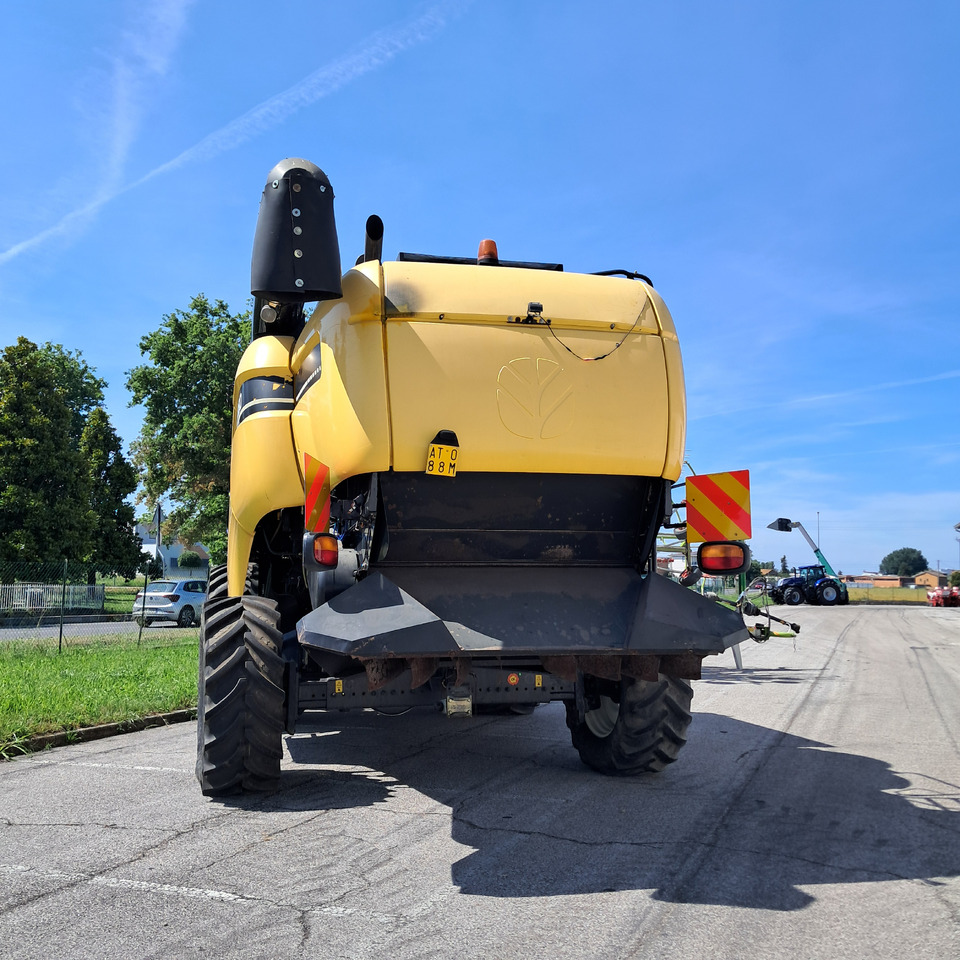 NEW HOLLAND CX880 - מקצרת קומבינה: תמונה 4 NEW HOLLAND CX880 - מקצרת קומבינה: תמונה 4
