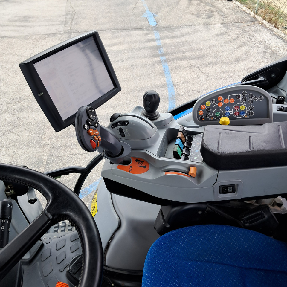 טרקטור חקלאי NEW HOLLAND T7 270: תמונה 10