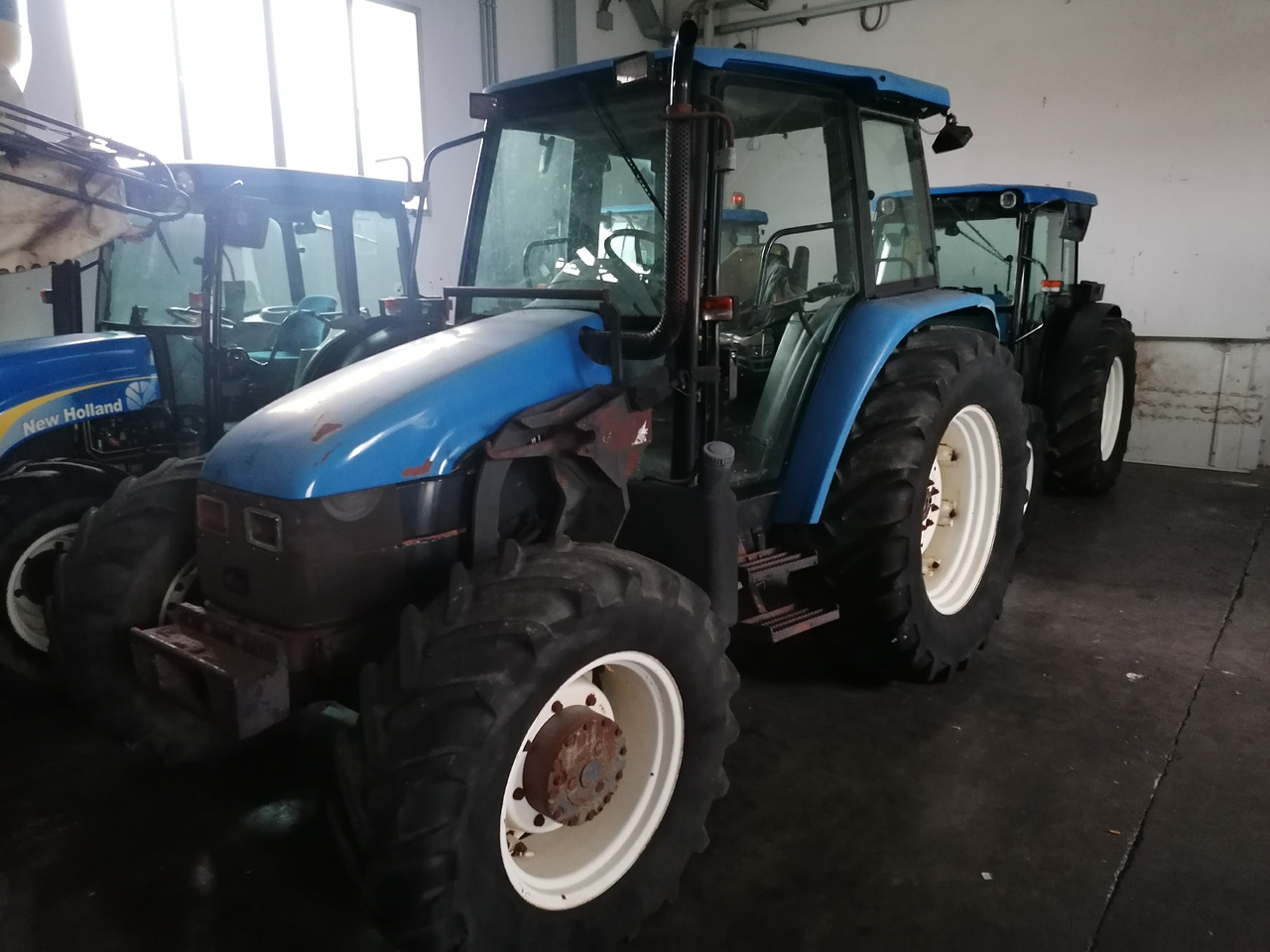 NEW HOLLAND TL 90 - טרקטור חקלאי: תמונה 2 NEW HOLLAND TL 90 - טרקטור חקלאי: תמונה 2