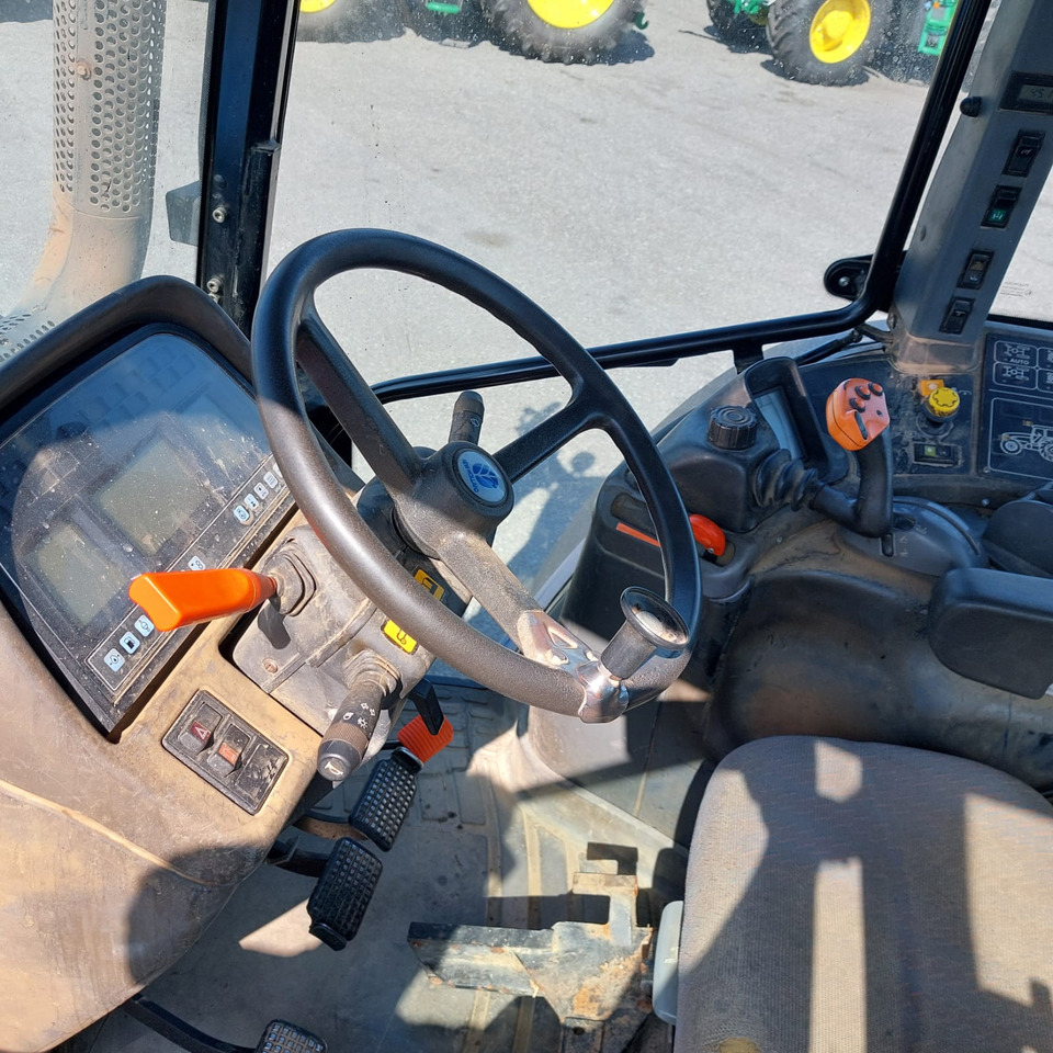 NEW HOLLAND TM 190 - טרקטור חקלאי: תמונה 4 NEW HOLLAND TM 190 - טרקטור חקלאי: תמונה 4