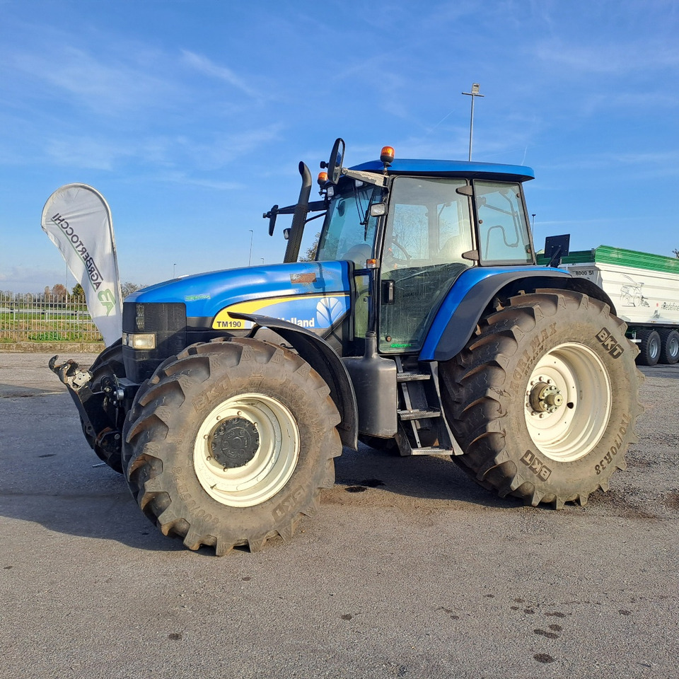NEW HOLLAND TM 190 - טרקטור חקלאי: תמונה 3 NEW HOLLAND TM 190 - טרקטור חקלאי: תמונה 3