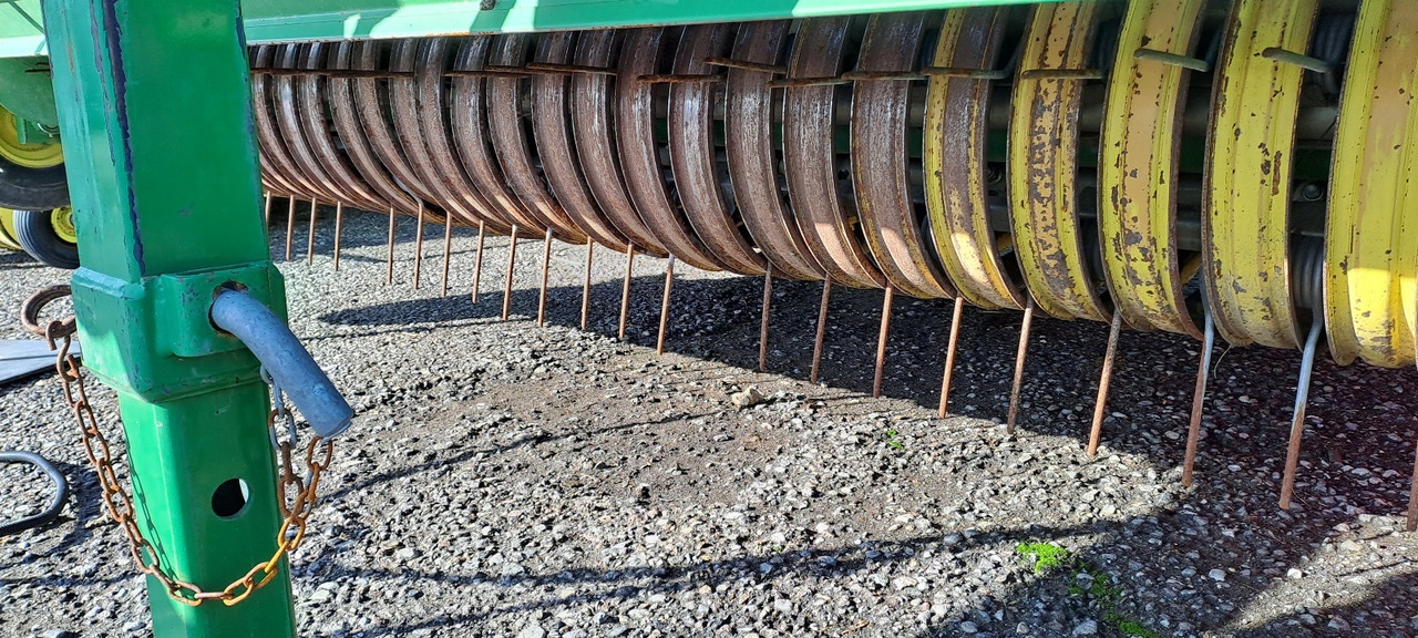 ROTOPRESSA JOHN DEERE 960 - ASTA AGRIBERTOCCHI - מכונת צרור עגולה: תמונה 3 ROTOPRESSA JOHN DEERE 960 - ASTA AGRIBERTOCCHI - מכונת צרור עגולה: תמונה 3