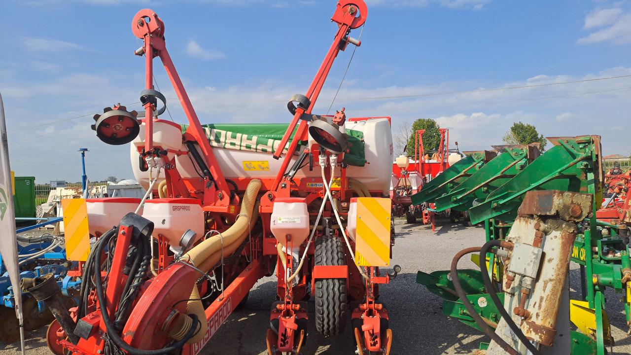 SEMINATRICE DI PRECISIONE GASPARDO RENATA 8 ROWS - מכונת זריעה מדויקת: תמונה 2 SEMINATRICE DI PRECISIONE GASPARDO RENATA 8 ROWS - מכונת זריעה מדויקת: תמונה 2