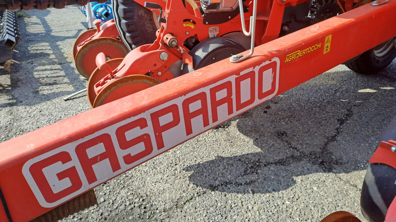 SEMINATRICE DI PRECISIONE GASPARDO RENATA 8 ROWS - מכונת זריעה מדויקת: תמונה 3 SEMINATRICE DI PRECISIONE GASPARDO RENATA 8 ROWS - מכונת זריעה מדויקת: תמונה 3