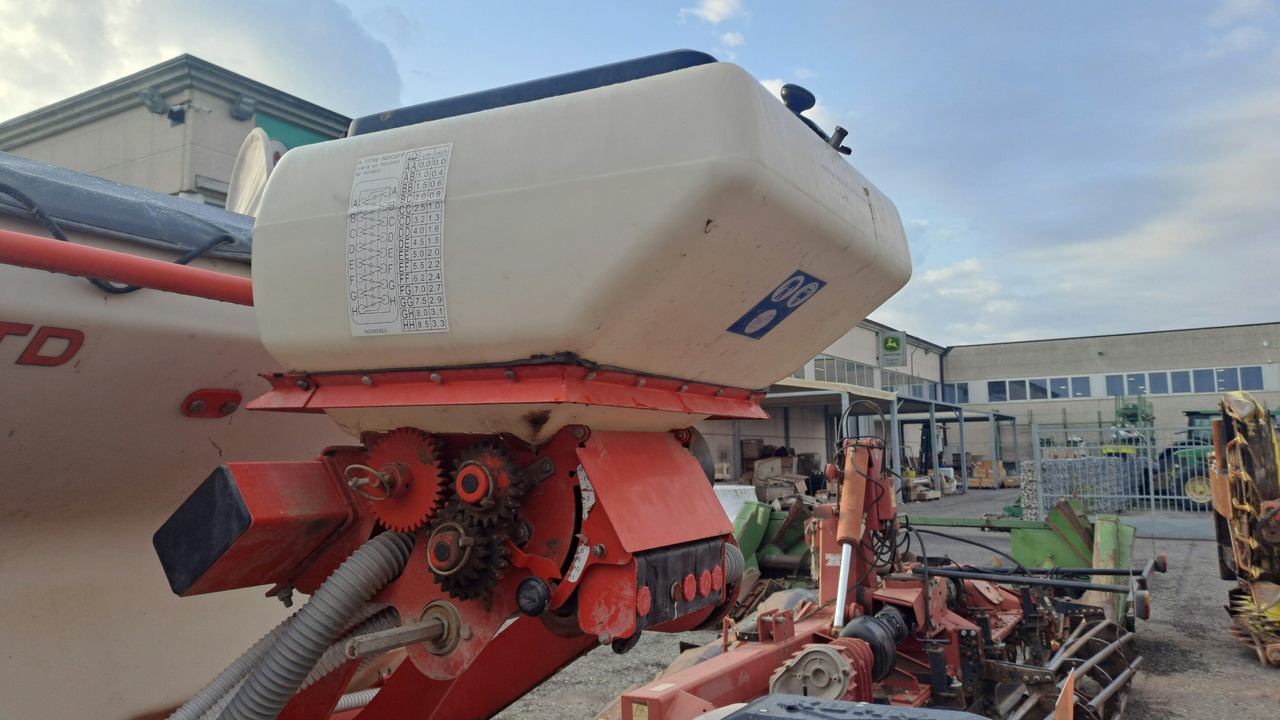 הַחכָּרָה  SEMINATRICE DI PRECISIONE KUHN MAXIMA 2 TD SEMINATRICE DI PRECISIONE KUHN MAXIMA 2 TD: תמונה 7