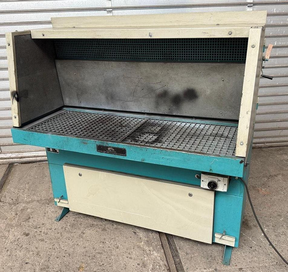 Absaugtisch BECK - ציוד בקרת אקלים תעשייתי: תמונה 1 Absaugtisch BECK - ציוד בקרת אקלים תעשייתי: תמונה 1