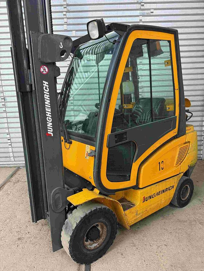 Gabelstapler JUNGHEINRICH, mit Gasantrieb - מלגזת LPG: תמונה 3 Gabelstapler JUNGHEINRICH, mit Gasantrieb - מלגזת LPG: תמונה 3