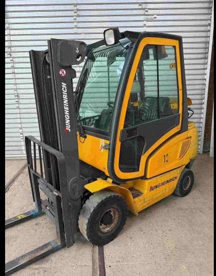 Gabelstapler JUNGHEINRICH, mit Gasantrieb - מלגזת LPG: תמונה 1 Gabelstapler JUNGHEINRICH, mit Gasantrieb - מלגזת LPG: תמונה 1