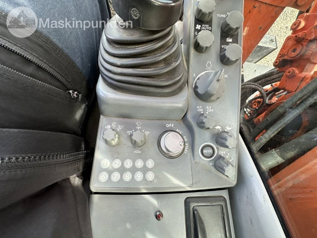 מחפר גלגלים Hitachi ZX 140 W-5B: תמונה 22 מחפר גלגלים Hitachi ZX 140 W-5B: תמונה 22