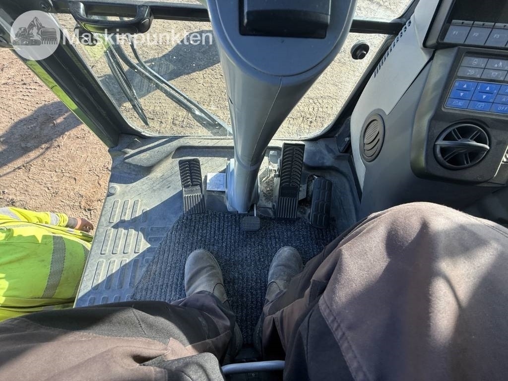 מחפר גלגלים Komatsu PW 160: תמונה 48 מחפר גלגלים Komatsu PW 160: תמונה 48