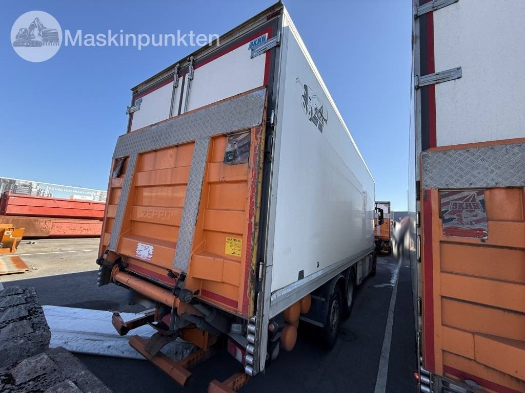 Mercedes-Benz Actros 2551  - משאית קירור: תמונה 4 Mercedes-Benz Actros 2551  - משאית קירור: תמונה 4