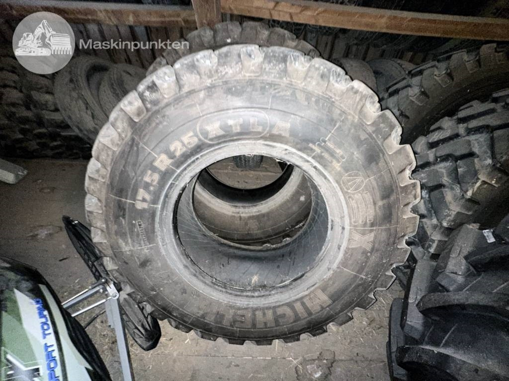 Michelin 17.5R25 Hjullastardäck - צמיג עבור מכונת בנייה: תמונה 1 Michelin 17.5R25 Hjullastardäck - צמיג עבור מכונת בנייה: תמונה 1