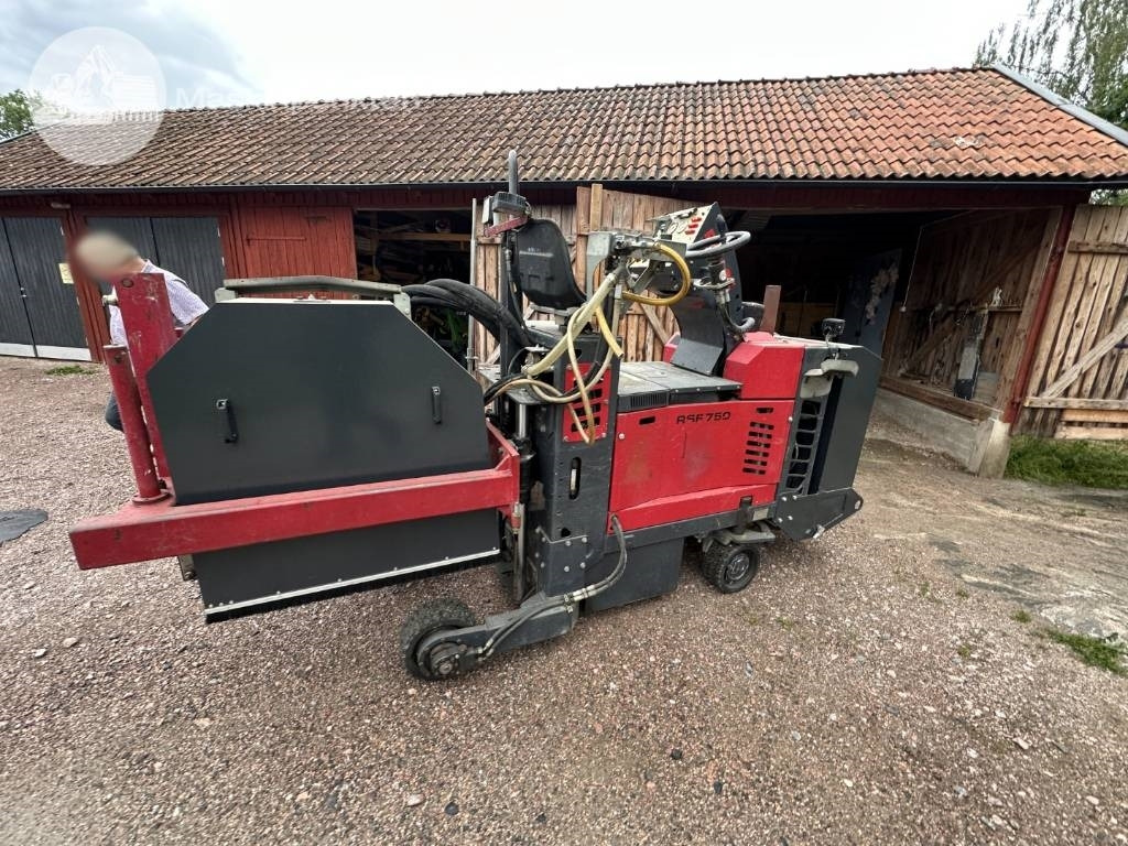 Rellock RSF 750 - טרנצ'ר: תמונה 5 Rellock RSF 750 - טרנצ'ר: תמונה 5