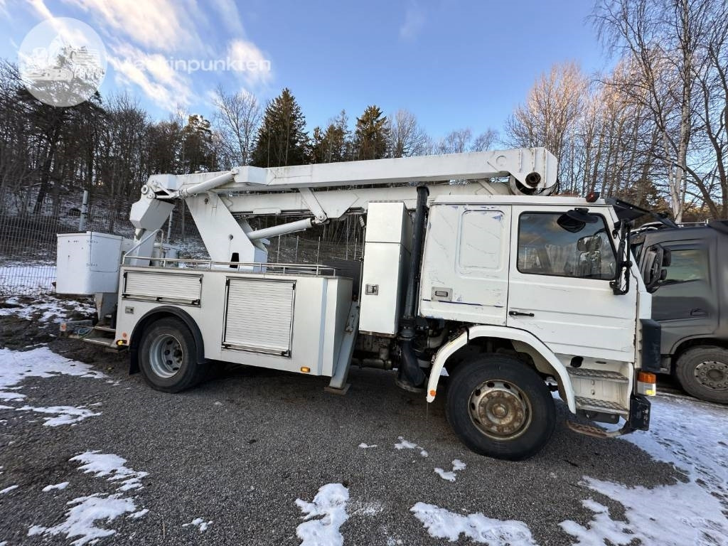 Scania P 92 M - פלטפורמה אווירית מותקנת על משאית: תמונה 1 Scania P 92 M - פלטפורמה אווירית מותקנת על משאית: תמונה 1