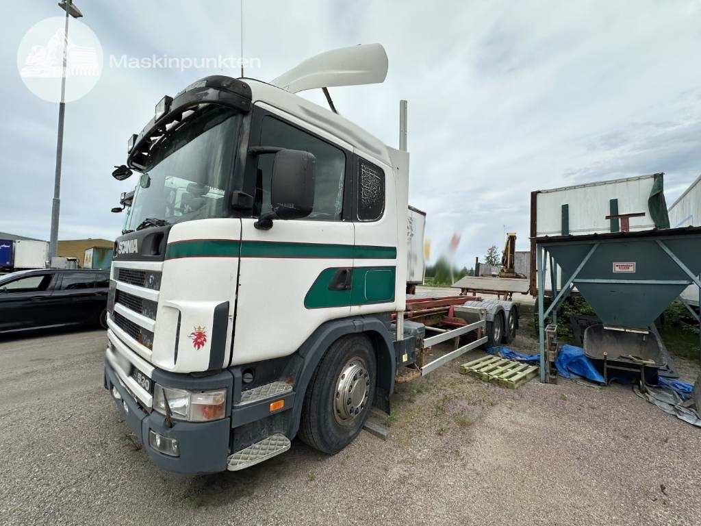 Scania R 124 LB - מוביל מכולות/ משאית החלפת גוף: תמונה 1 Scania R 124 LB - מוביל מכולות/ משאית החלפת גוף: תמונה 1