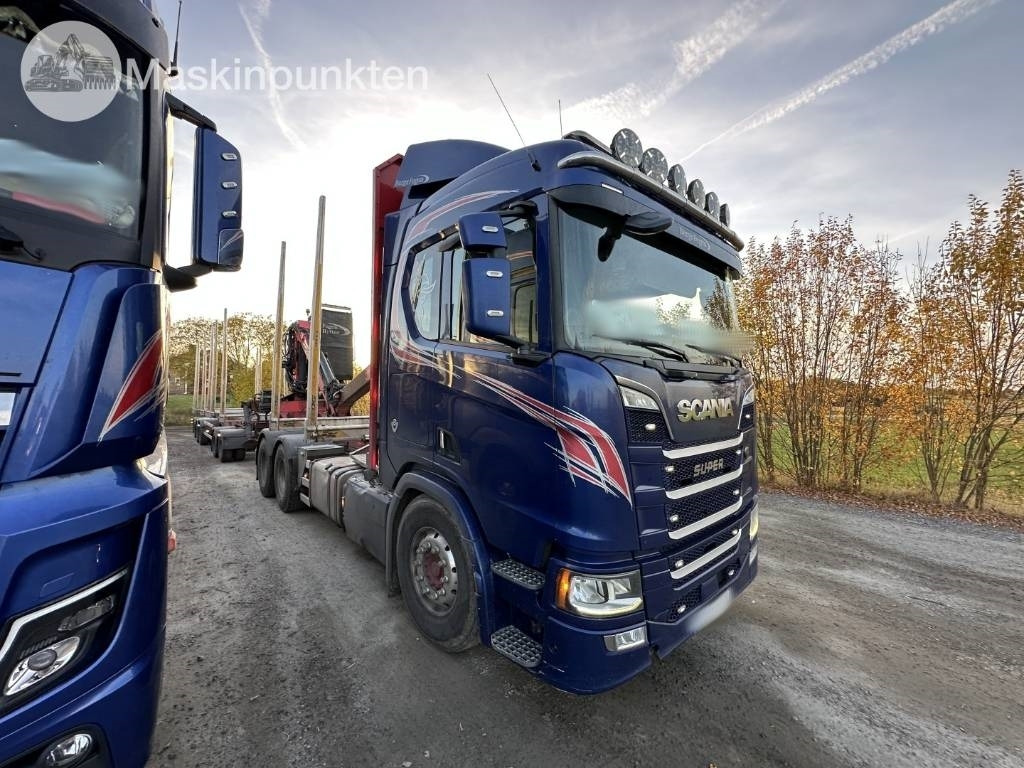 Scania R 580 timmerbil med kran  - משאית עץ: תמונה 3 Scania R 580 timmerbil med kran  - משאית עץ: תמונה 3