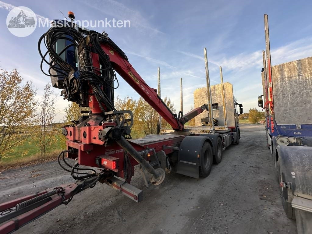 Scania R 580 timmerbil med kran  - משאית עץ: תמונה 4 Scania R 580 timmerbil med kran  - משאית עץ: תמונה 4