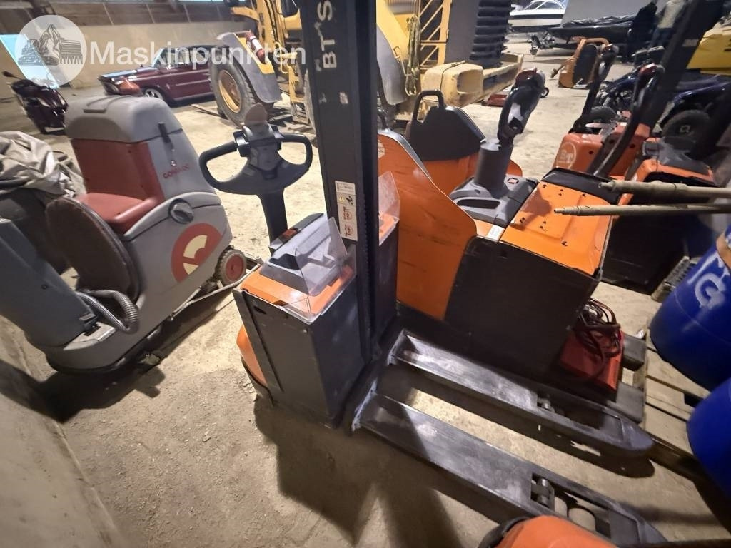 Toyota BT SWE 80 L  - מלגזה חשמלית: תמונה 4 Toyota BT SWE 80 L  - מלגזה חשמלית: תמונה 4